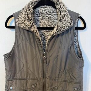 Dry Goods Women's Taupe Quilted Vest with Fleece Lining